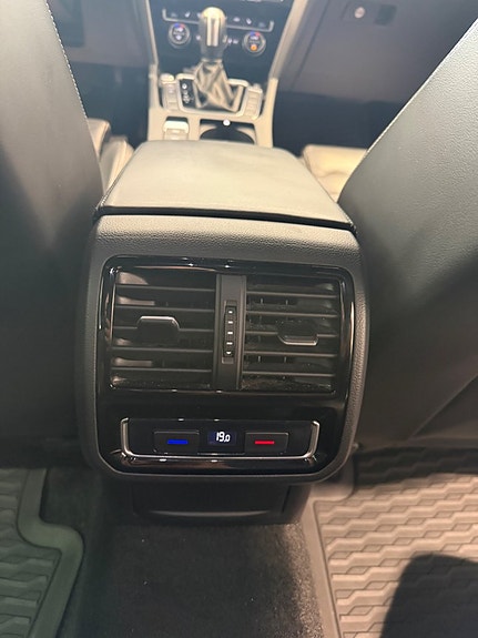 Volkswagen Passat 18 of 21