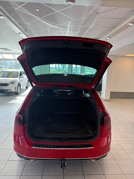 Volkswagen Passat 8 of 21