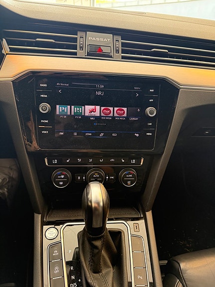 Volkswagen Passat 9 of 21