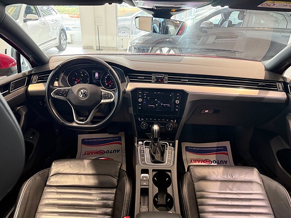 Volkswagen Passat 13 of 21