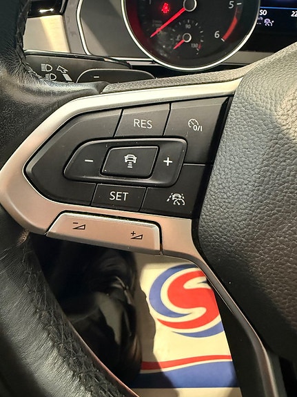 Volkswagen Passat 16 of 21