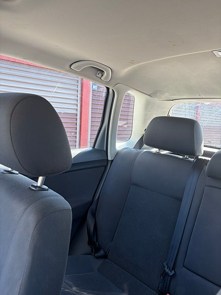 Volkswagen Polo 2 of 8