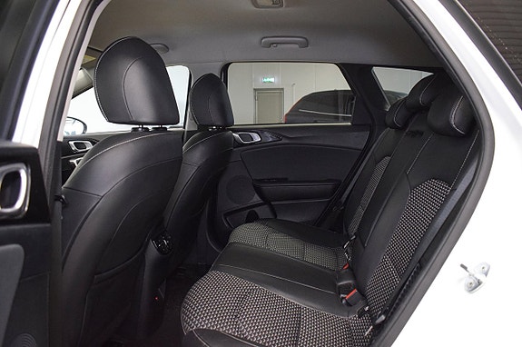 Kia Ceed 25 of 30