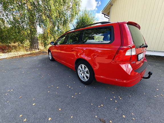 Volvo V70 3 of 6