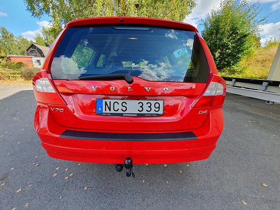 Volvo V70 2 of 6