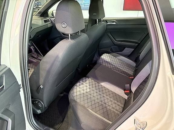 Volkswagen Taigo 10 of 13