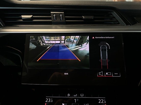 Audi e-tron 15 of 21
