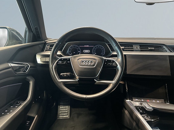 Audi e-tron 9 of 21