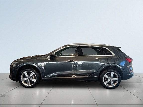 Audi e-tron 4 of 21