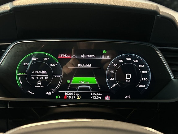 Audi e-tron 18 of 21