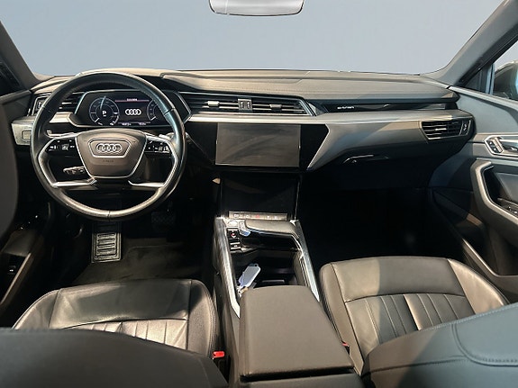 Audi e-tron 8 of 21