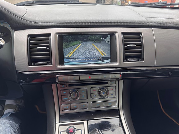 Jaguar XF 13 of 20