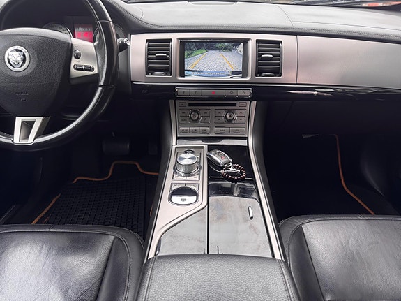 Jaguar XF 17 of 20