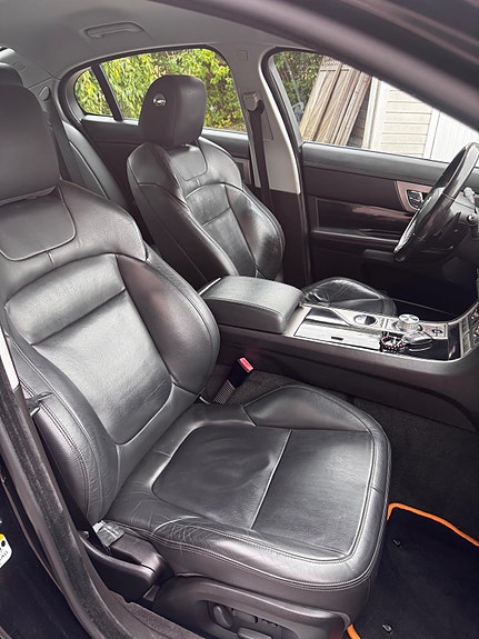 Jaguar XF 18 of 20