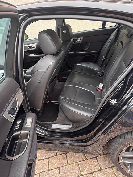 Jaguar XF 20 of 20