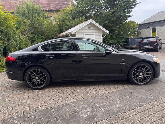 Jaguar XF 8 of 20