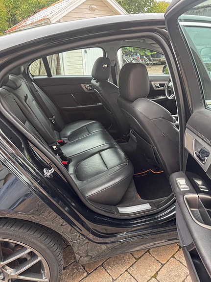 Jaguar XF 19 of 20