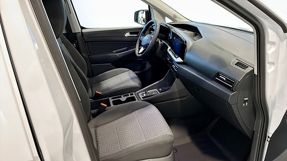 Ford Transit Connect 3 of 12