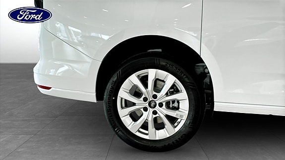 Ford Transit Connect 9 of 12