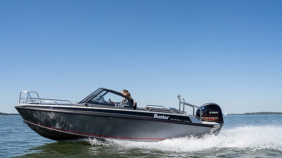 Buster XXL Vmax - Yamaha 150 Vmax. Demoex Flyttrea!