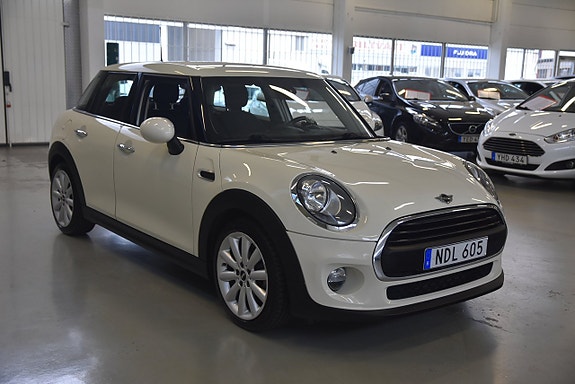 MINI One 2 of 16