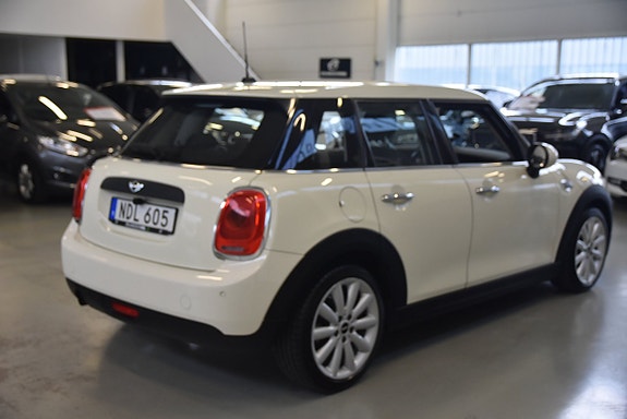 MINI One 3 of 16