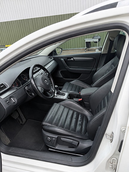 Volkswagen Passat 7 of 10