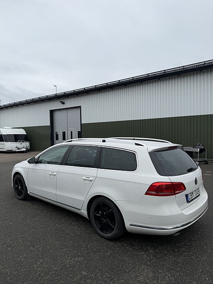 Volkswagen Passat 3 of 10