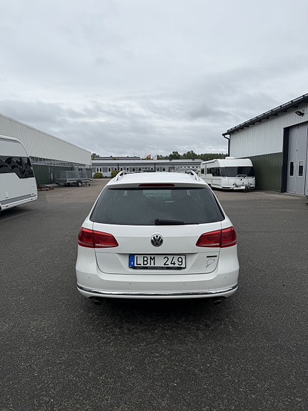 Volkswagen Passat 4 of 10