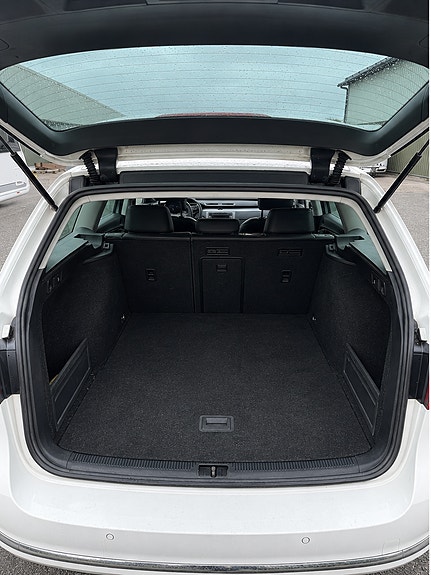 Volkswagen Passat 9 of 10