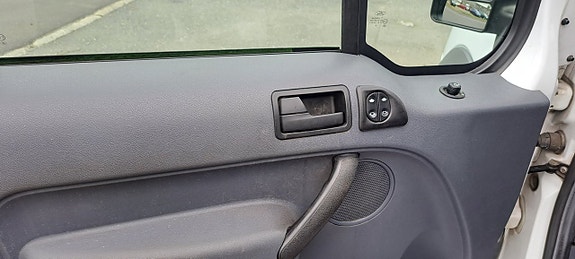 Ford Transit Connect 11 of 17