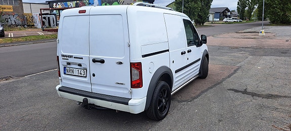 Ford Transit Connect 8 of 17
