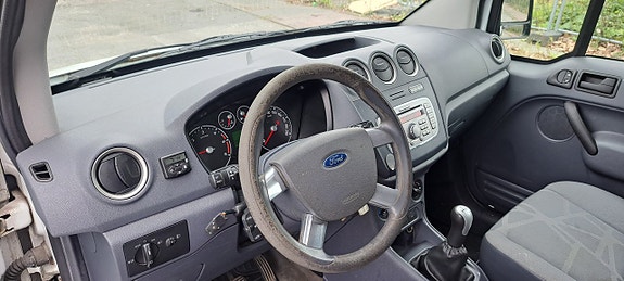 Ford Transit Connect 17 of 17