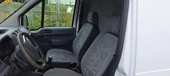Ford Transit Connect 10 of 17