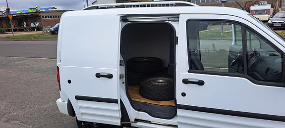Ford Transit Connect 16 of 17