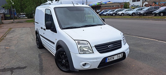 Ford Transit Connect 3 of 17