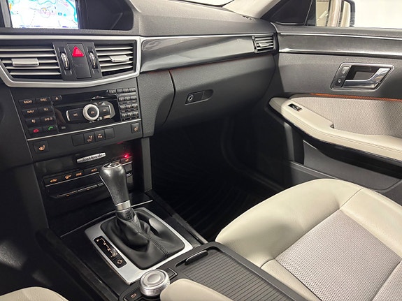 Mercedes-Benz E250 27 of 30