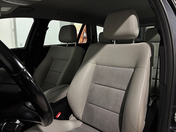 Mercedes-Benz E250 23 of 30