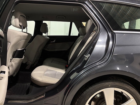 Mercedes-Benz E250 17 of 30