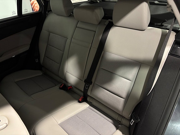 Mercedes-Benz E250 18 of 30