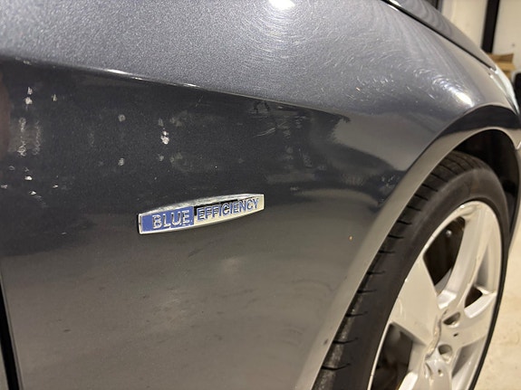 Mercedes-Benz E250 8 of 30