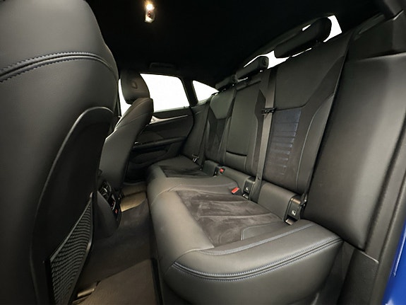 BMW i4 27 of 30