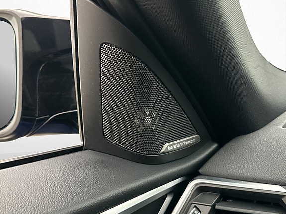BMW i4 11 of 30