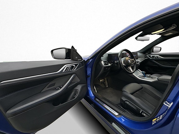 BMW i4 10 of 30