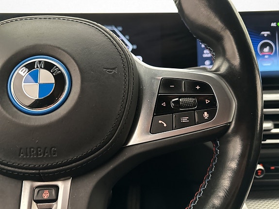 BMW i4 16 of 30