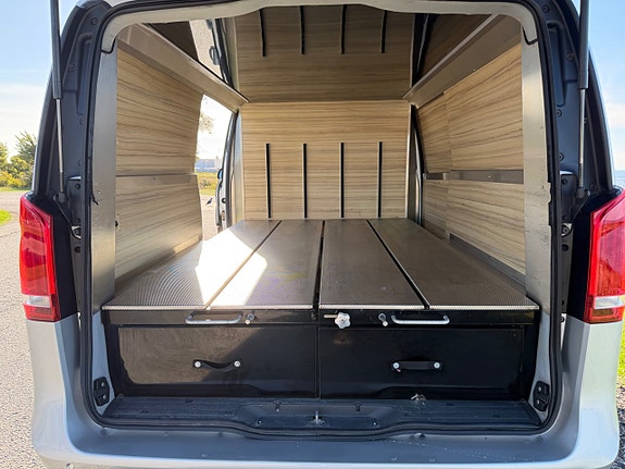 Mercedes-Benz V220 9 of 19