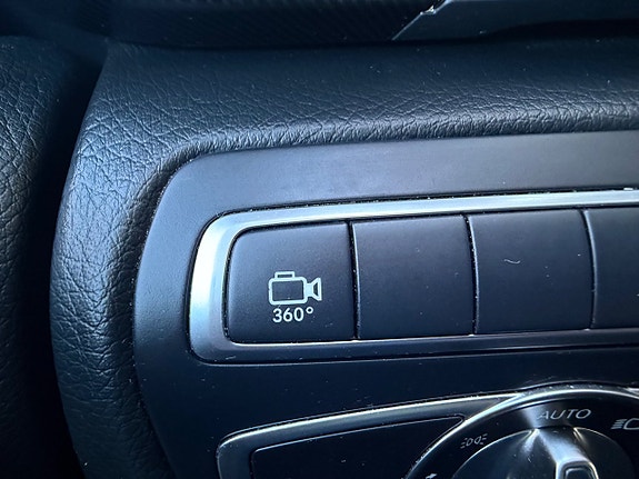 Mercedes-Benz V220 19 of 19