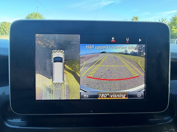 Mercedes-Benz V220 18 of 19