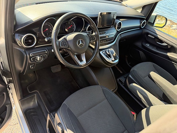 Mercedes-Benz V220 5 of 19