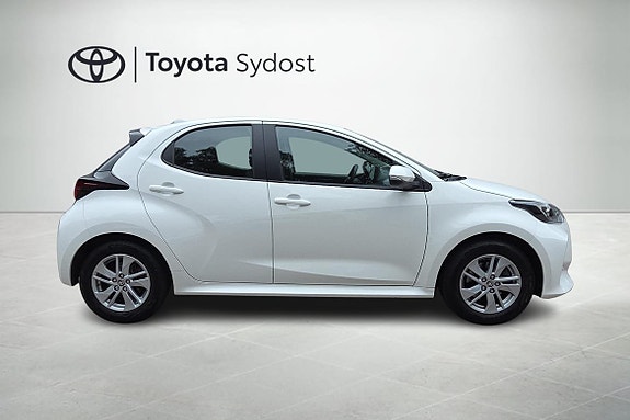 Toyota Yaris 17 of 21